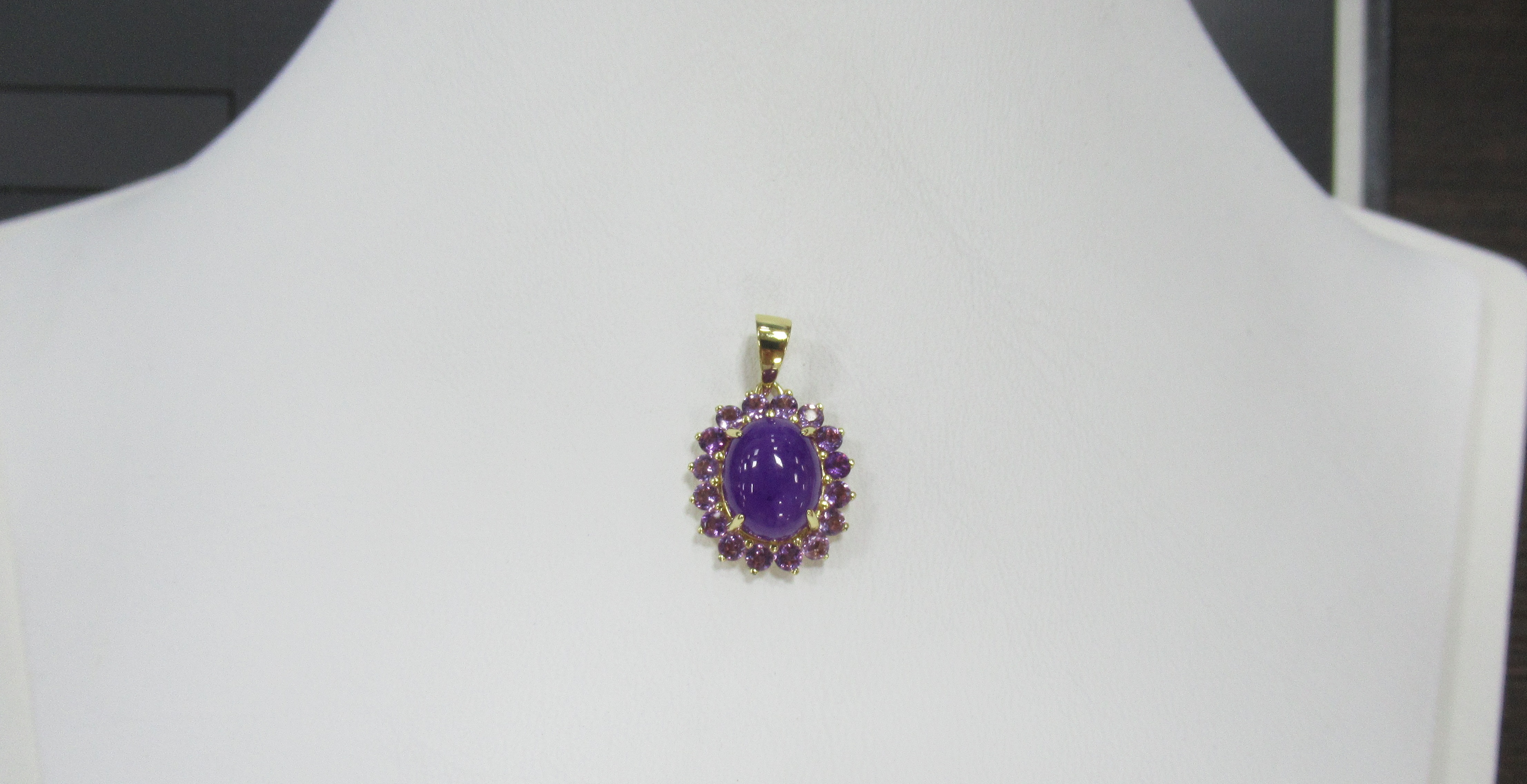 Серебряная подвеска с лавандовым жадеитом